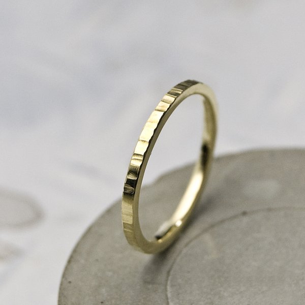 縦槌目 真鍮フラットリング 1.5mm幅 VERTICAL｜BRASS RING｜699