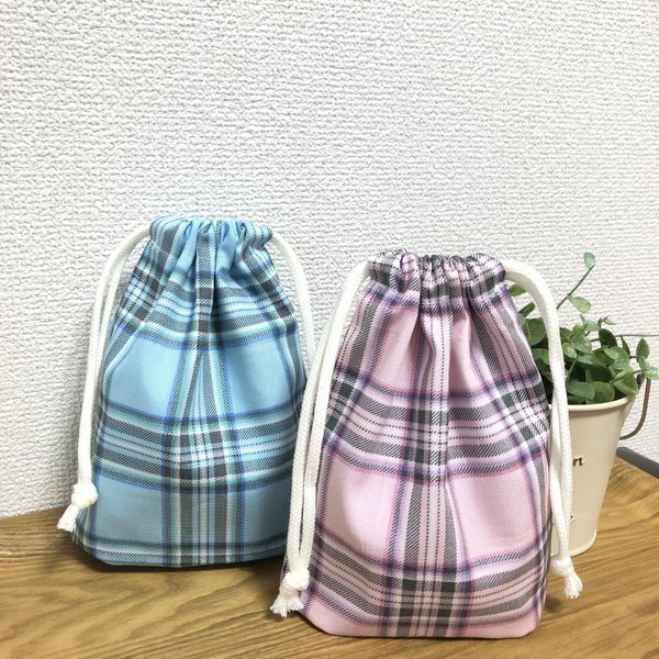 ( 2枚セット) マチつき　チェックのコップ袋巾着 ピンク&水色