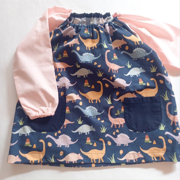 kokudai1様専用☆ 恐竜🦕の スモック (袖・ポケットの色ピンク) ♪半袖もできます（110サイズ）　 ダイナソー