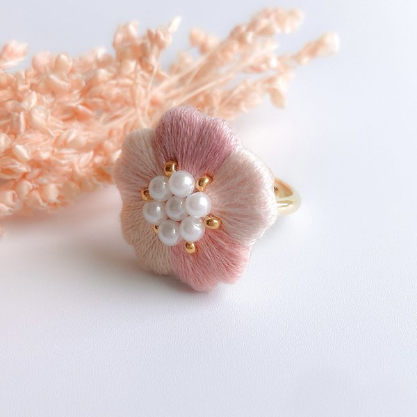 春色ピンクの桜の刺繍リング　aicco 指輪