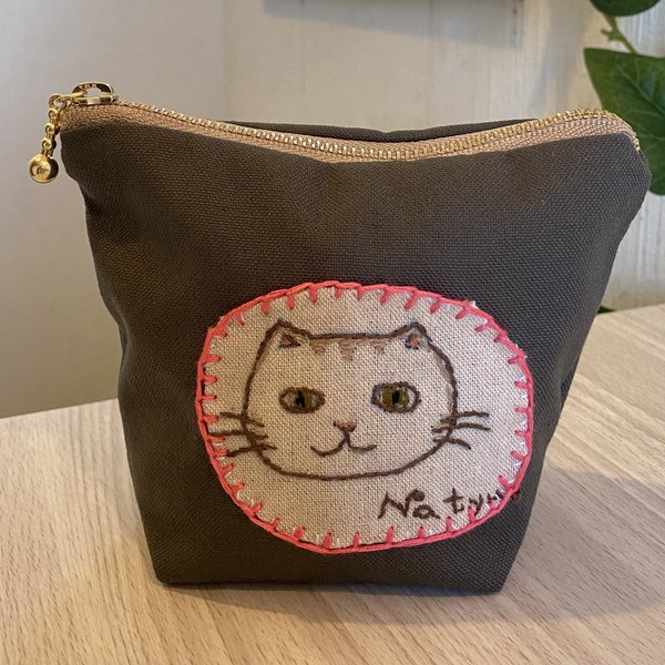 日本猫刺繍ポーチ・Japanese cats by embroidery pouch