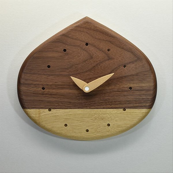 栗の壁掛け時計　栗時計　chestnut clock