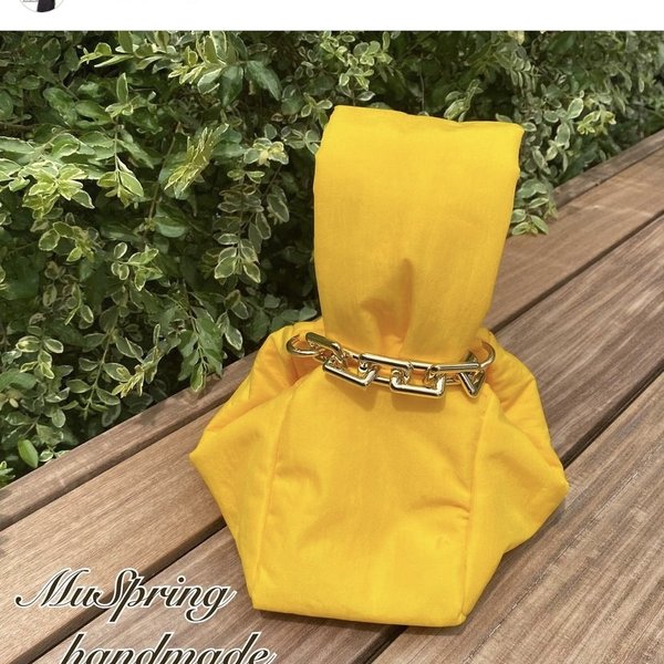 chain tiny round bag サフランイエロー