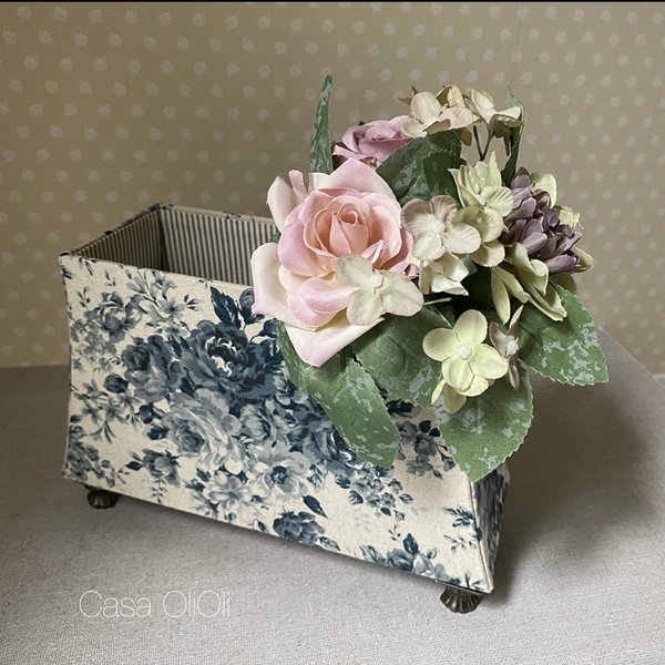 造花のフラワーベース　フリーボックス　オリエンタルアンティーク風　紙と布製　ブルーローズ