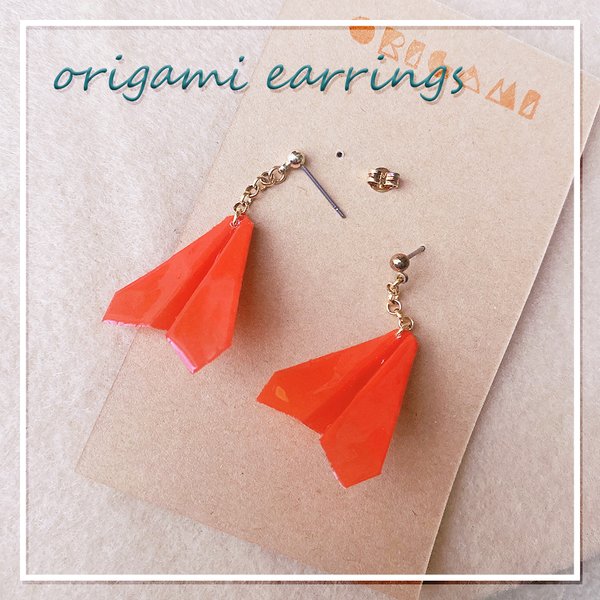 折り紙アクセサリー origami ピアス 小さい 飛行機 着物浴衣などに 折り紙 アクセサリー accessory レジン プレゼント 赤 レッド