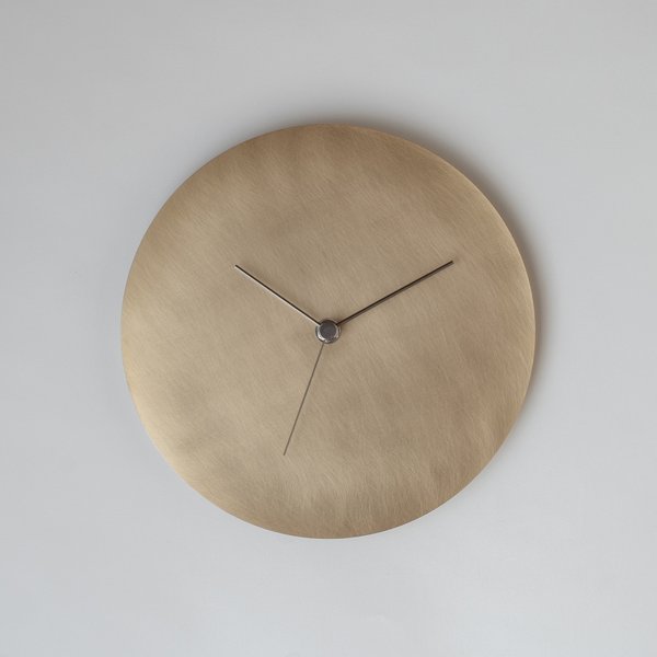 『特集掲載品』壁掛け時計−タイプ2/真鍮　minimal wall clock <DISK-type2> / brass