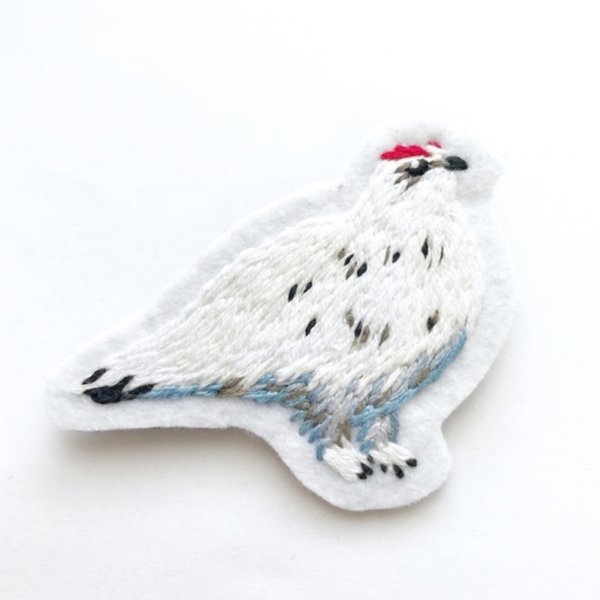 まんまる雷鳥オス 冬 刺繍ブローチ