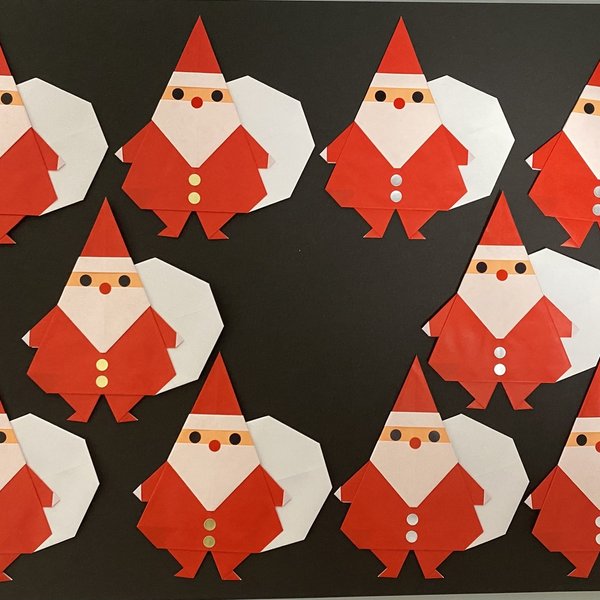 ④折り紙　ハンドメイド　サンタクロース　クリスマス　冬　イベント　壁面飾り