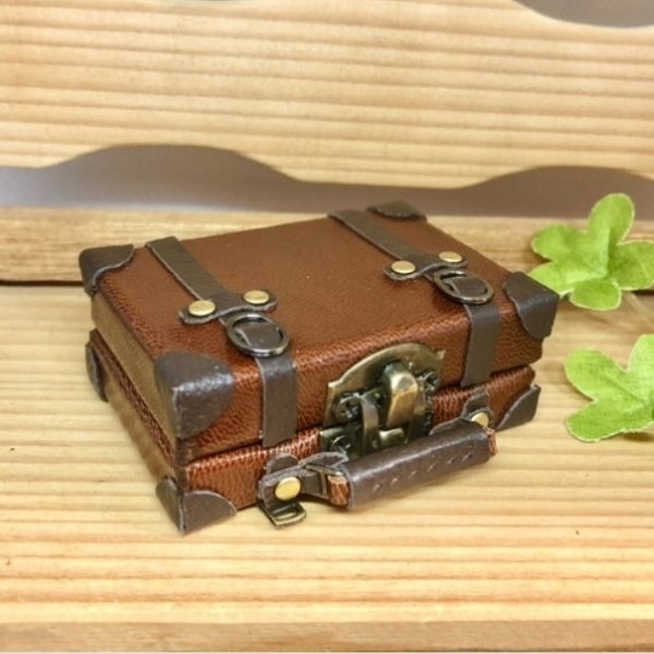 革細工  ミニチュアトランク　miniature trunk.