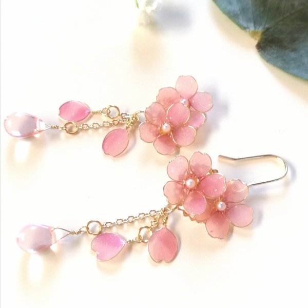 ゆれる桜ピアス