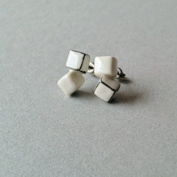 とうきのピアス(white cubes)