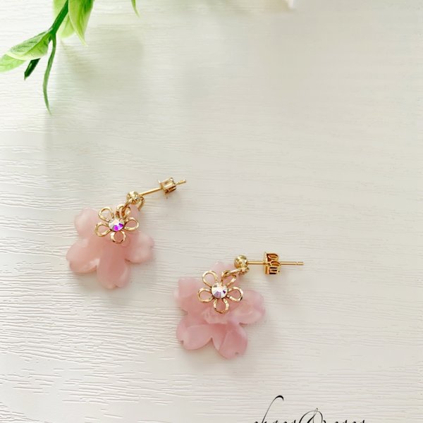 桜🌸とフラワーチャームのピアス/イヤリングＧ