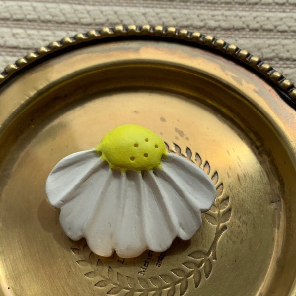chamomile brooch