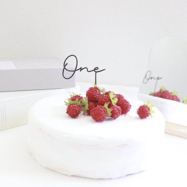 One  ワイヤー　ケーキトッパー　ブロンズ　𝑤𝑖𝑟𝑒 𝑎𝑟𝑡  お誕生日飾り　英字　文字