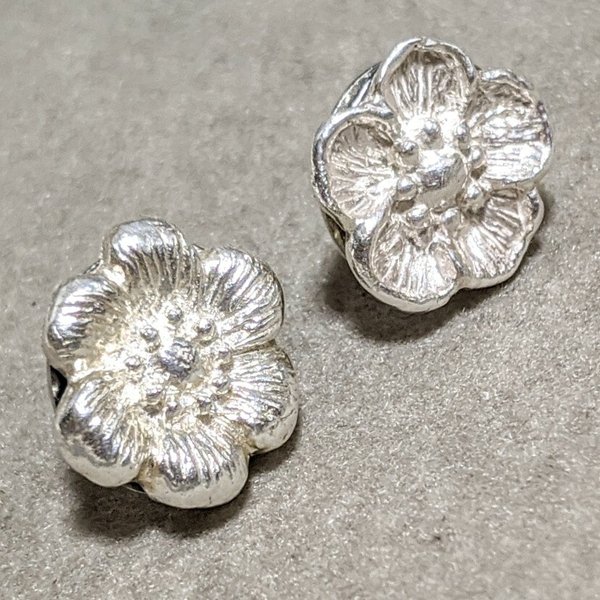 純銀製　お花のブローチ/ピンバッジ 2個セット　silver1000 silver999