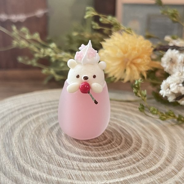 【完成品】さくらんぼ大好きしろくまちゃんの桜ラテ🌸［キーホルダー加工可能］