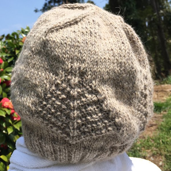 アルパカ100%手編みベージュ色帽子