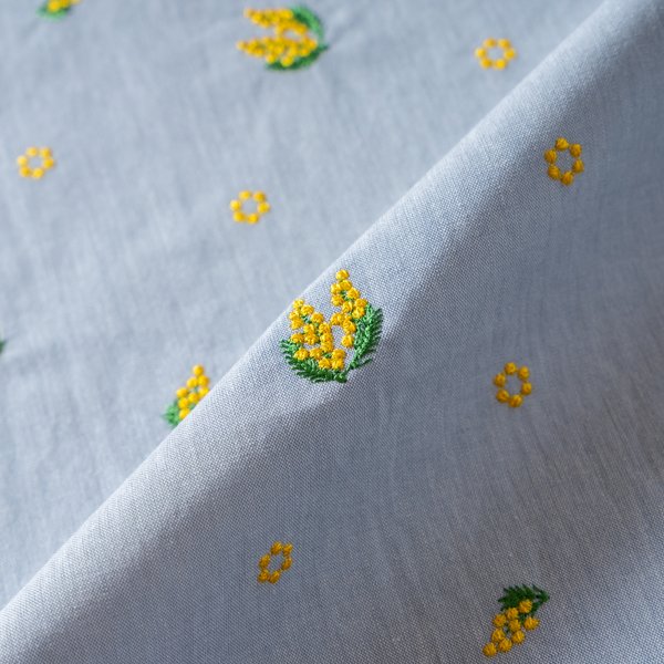 刺繍生地 【ミモザ/グレー】 カットクロス 綿ポリ