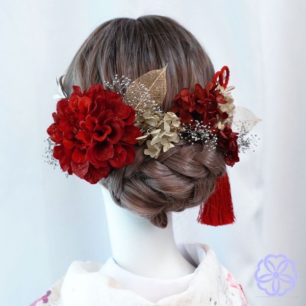 深紅のダリアとゴールド系フラワーの髪かざり　タッセル付きヘアアクセサリー　成人式ヘア　振袖　和装　着物　結婚式　袴