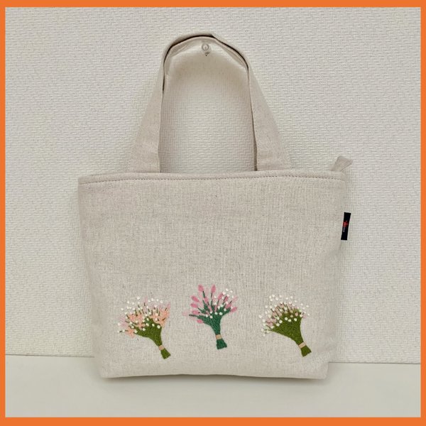 ふんわりブーケ💐刺繍bag