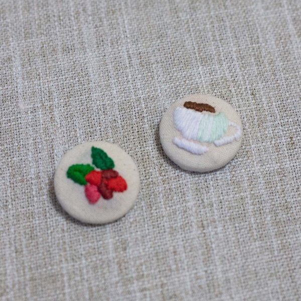 TOGOカフェ 刺繍ブローチセット 白×白