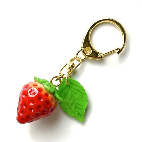 採れたていちごキーホルダー🍓《strawberry bag charm》《strawberry key ring》