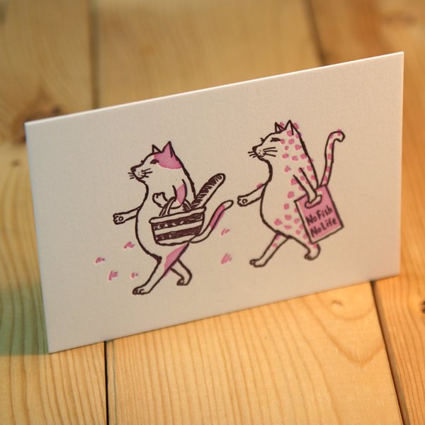 グリーティングカード　猫がお買い物（ピンク）