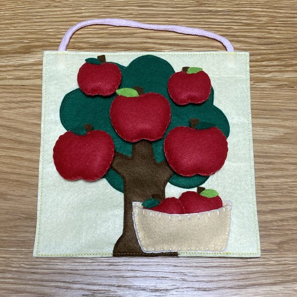 〈再販34〉♡♡指先遊びシート♡♡マジックテープ　りんごの木🍎