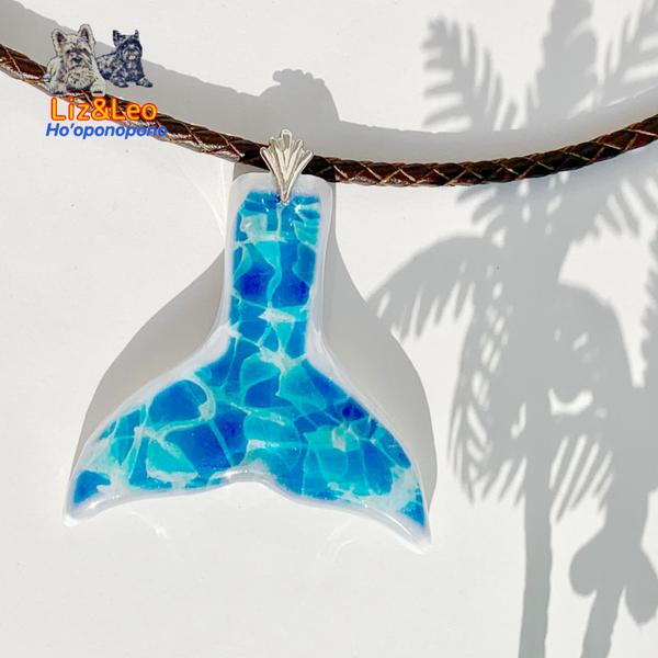 The hawaii ハワイで人気！クジラの尻尾　ブルーウォーターの幸運が訪れるホエールテール　ネックレス　編み革紐