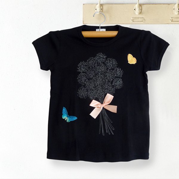 【送料無料】シロツメ草の花束Tシャツ(ブラック)