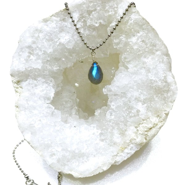 Labradorite. 〜天然石ラブラドライトのネックレス〜