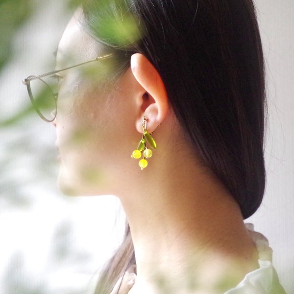 木の実の耳飾り / 檸檬　天然石(イエローメノウ)×チェコビーズのアンティーク風ピアス＆イヤリング