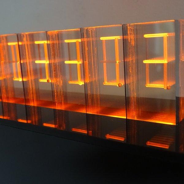 透明アクリル時計（橙色)