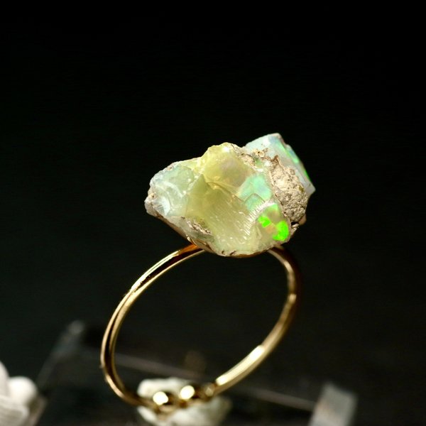 【一点もの】 オパール 鉱物原石 フリーサイズ リング (指輪)  天然石 (No.1247)