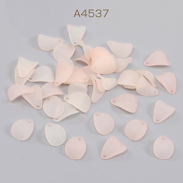 A4537  60個  アクリルチャーム フロスト加工 花びら 1穴 15×20.5mm ライトオレンジピンク  3X（20ヶ）