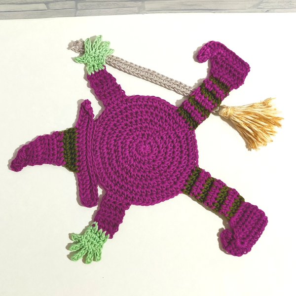 ぺたんこ魔女のコースター　ドイリー　かぎ編み　編み物　ハロウィンパーティー　紫緑