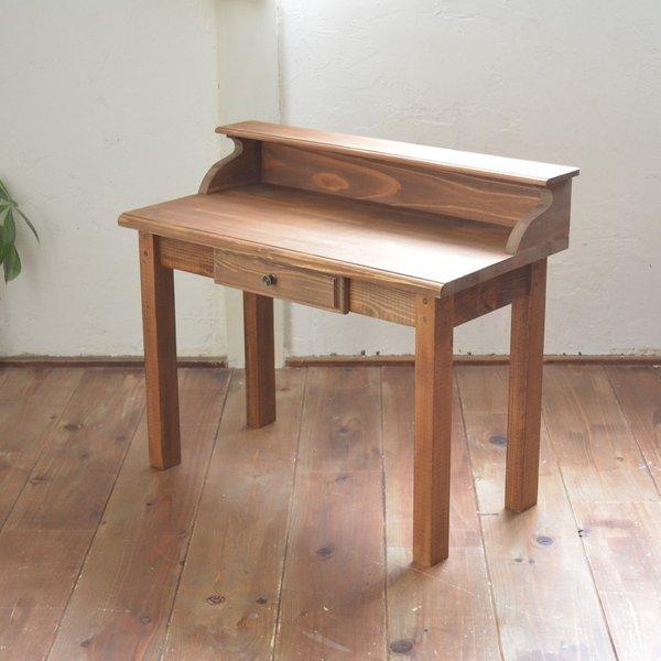 レトロな木製キッズテーブル   (引き出し付き　ブラウン)