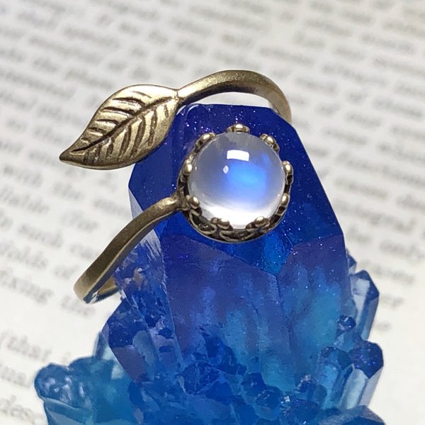 【天然石】翠ノ国の魔晶装具『星氷石の指輪』d