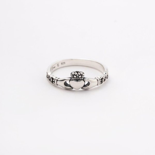 Lilac × o'my  claddagh ring / silver