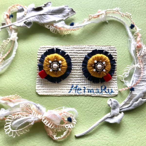 バンブーテープのyellow Flower刺繍ピアス