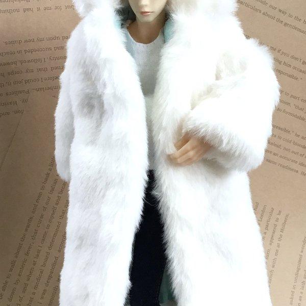【 六分の一男子図鑑サイズ 】フェイクファーのコート・白　29cm　ナインサイズ