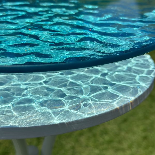 現品販売　在庫有り　エメラルドブルーの海　波紋大　ガラスガラスサイドテーブル丸  珊瑚礁　table  Sea