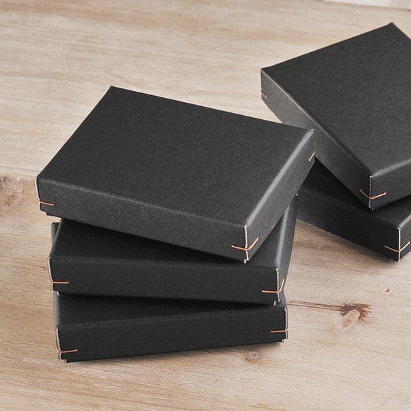 角留め箱ギフトボックス（M）75×100×22㎜ （緩衝材付）黒　ブラック 紙箱  日本製