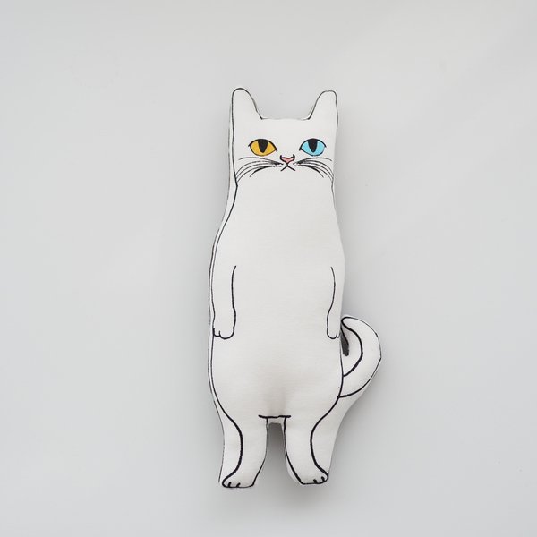 シッポのあるネコ　ヌイグルミ　白猫