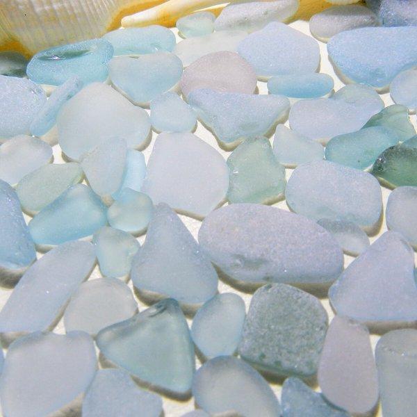 海辺の輝き　淡いブルー系色小型サイズ大盛カケラクラス（磨き未処理）