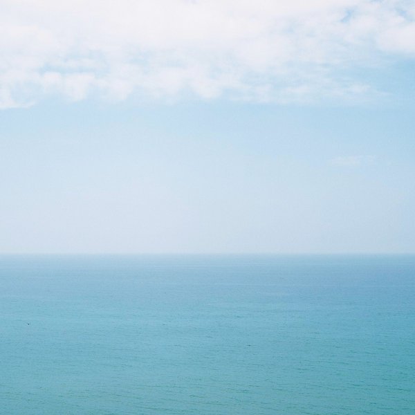 【写真のある部屋】海と空の青い地平線 