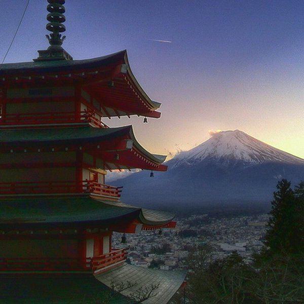 世界遺産 富士山と五重塔 写真 A4又は2L版 額付き