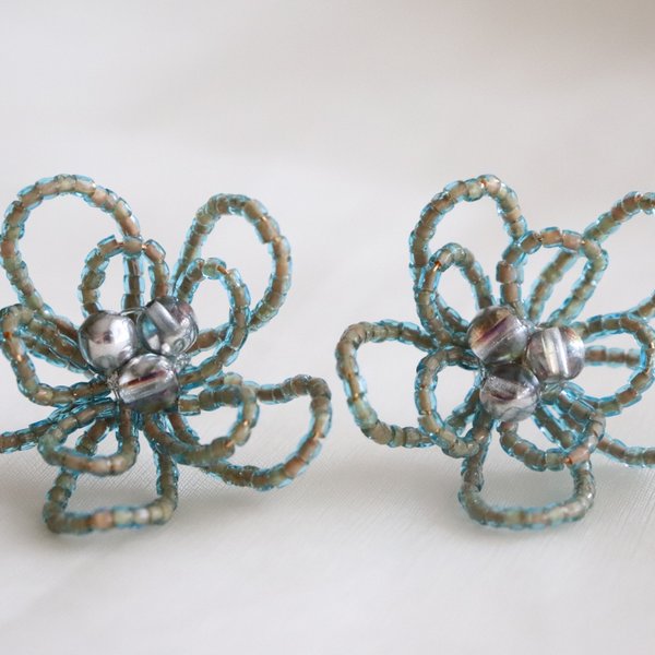 Beads flower earrings -blue