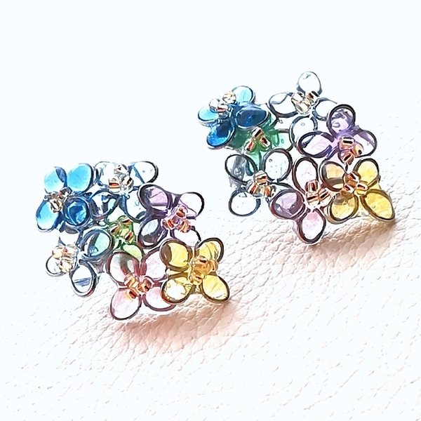 紫陽花ピアス　パステル　(レジン)