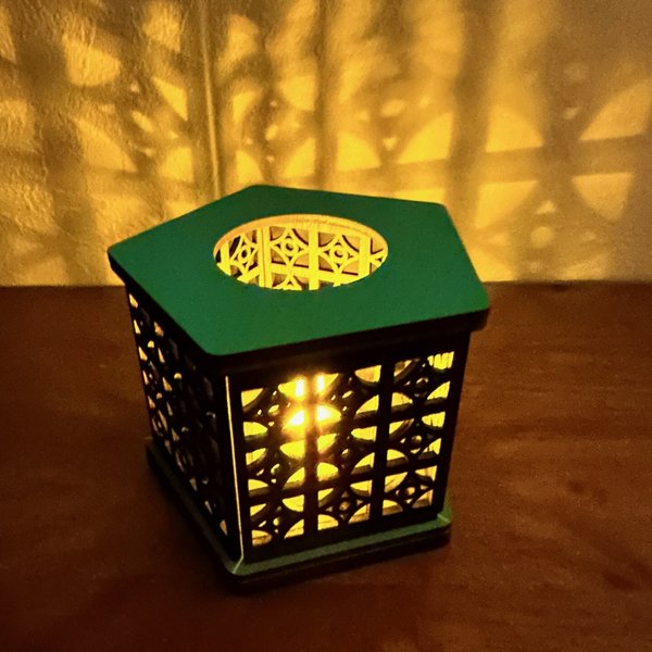 【木製 癒しのテーブルライト　沖縄花ブロック】　照明　インテリア　ランプ